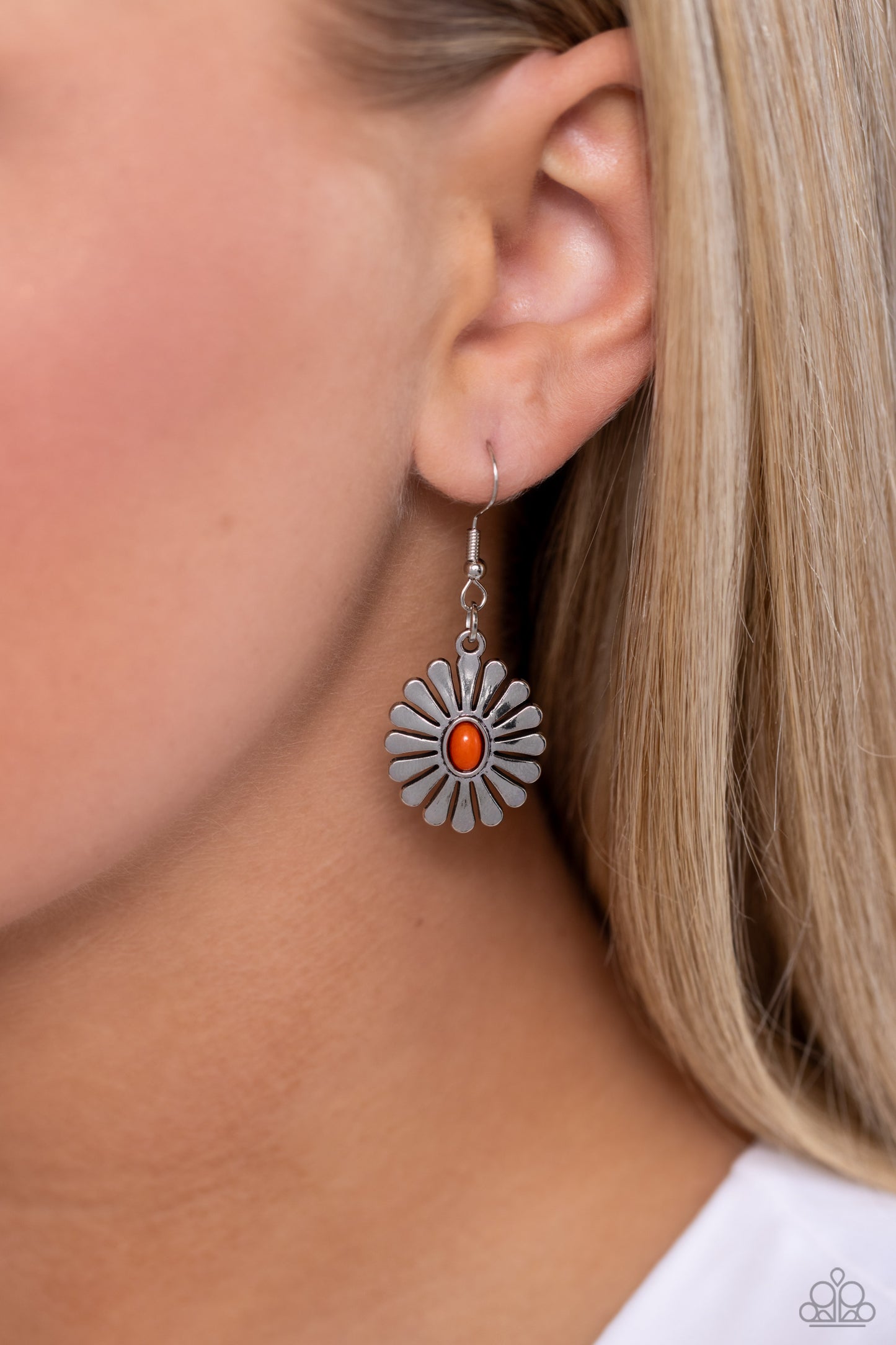 Delectably Daisy - Orange Earring
