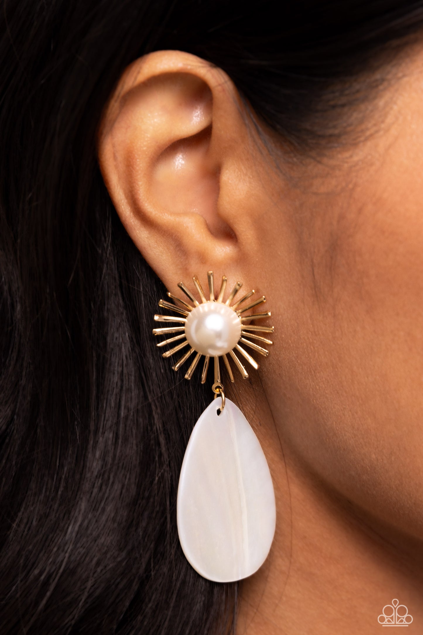 Sunburst Sophistication - Gold Earring
