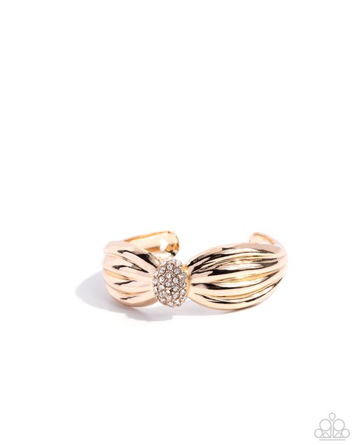 Blingy Breadth - Gold Bracelet