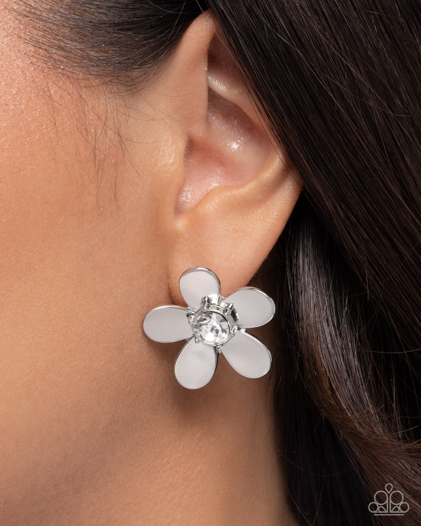Blooming Boutique - White Earring