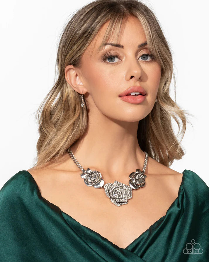Bouquet Beacon - White Necklace