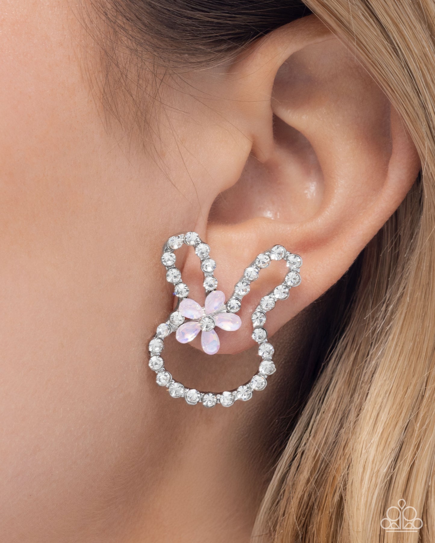 Bunny Backdrop - Pink Earring