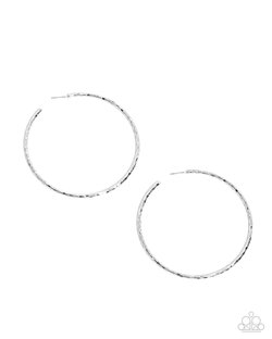 Closer To Chic - Silver Earring