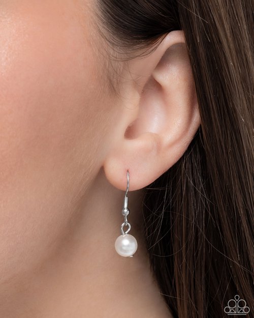 Delicate Debutante - Blue Necklace