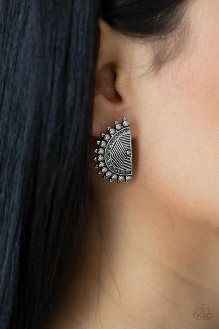 Fiercely Fanned Out - Silver Earring