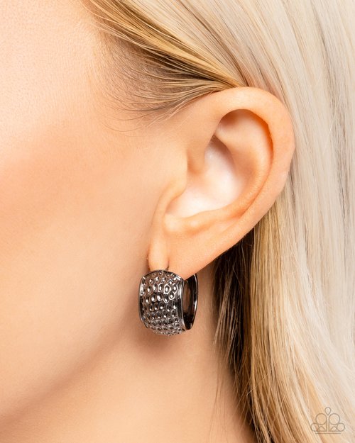 Hammered Heaven - Black Earring