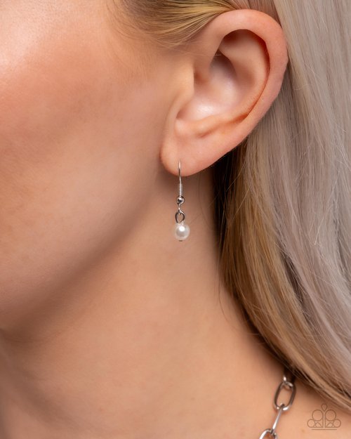 Introducing Me - Black Necklace