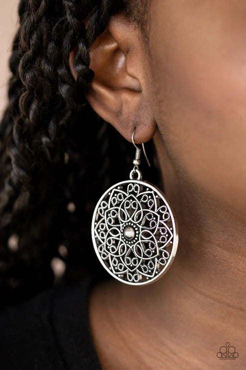 Petal Prana - Silver Earring