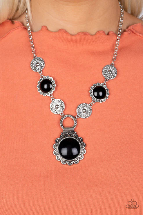 Poppy Persuasion - Black Necklace