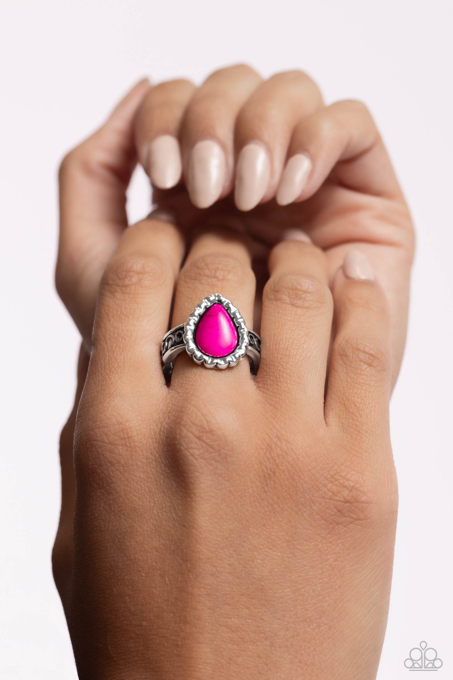 Scalloped Showcase - Pink Ring