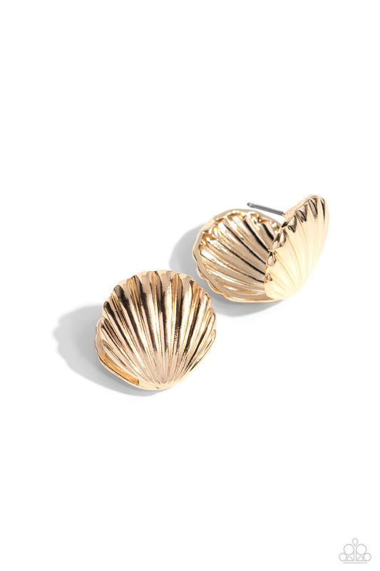 Seashell Surprise - Gold Earring