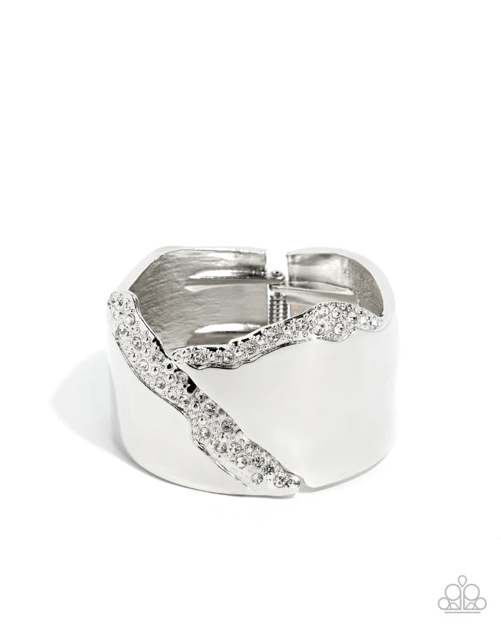Twinkly Traverse - White - Bracelet
