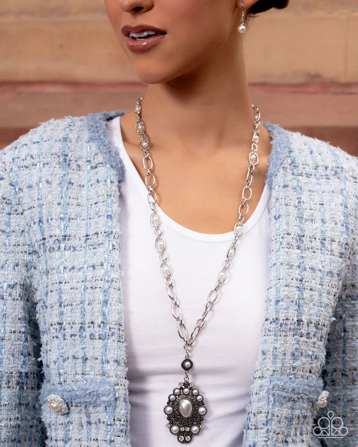 Vintage Selfie - White Necklace