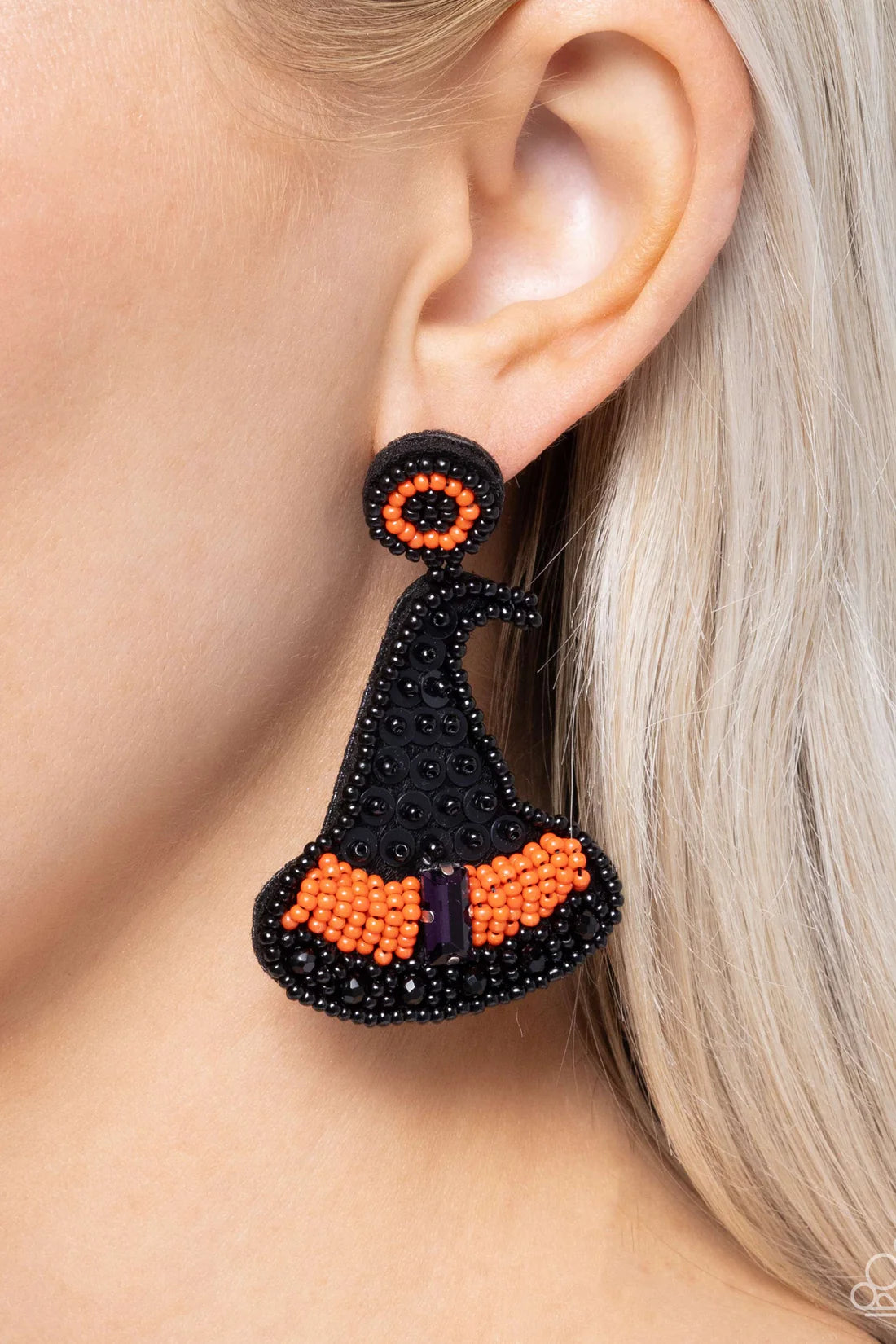 Witch Hunt -Black Earring