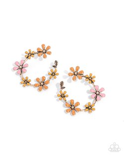 Wreathed Welcome - Gold Earring