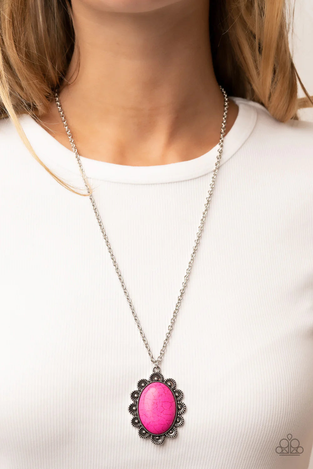 Daisy Dotted Deserts Pink Necklace