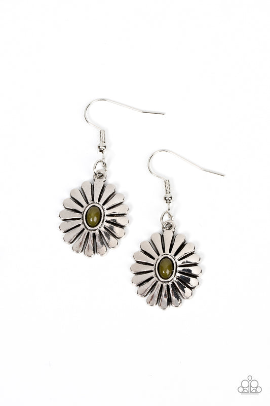 Delectably Daisy - Green Earring