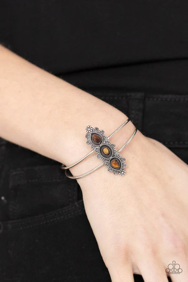 Fairytale Flowerbeds - Brown Bracelet