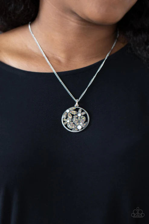 Glade Glamour Orange Necklace