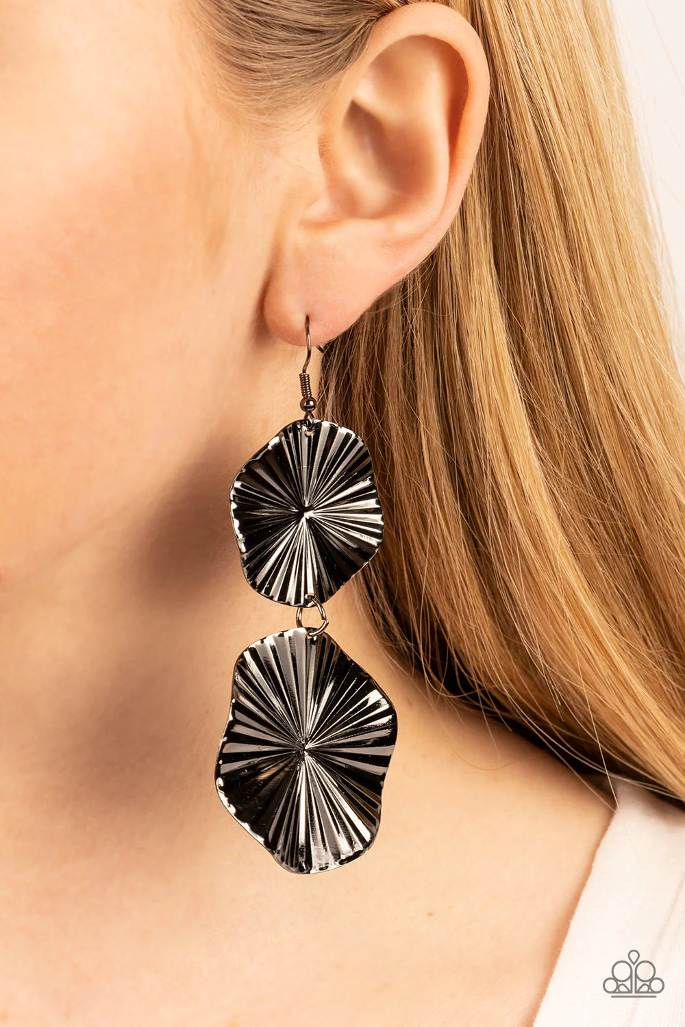 In Your Wildest FAN-tasy Black Gun Metal Earring