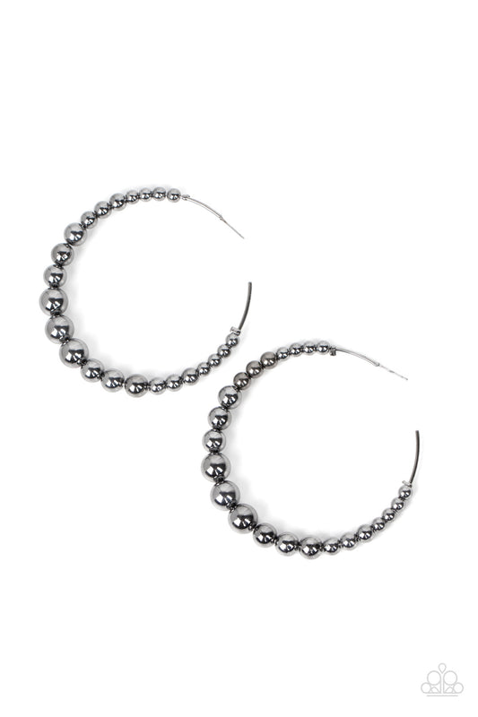 Show Off Your Curves Black Earring
